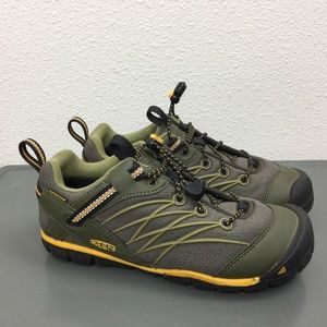 Keen Waterproof Hiking Shoes Sneakers Youth Sz 2